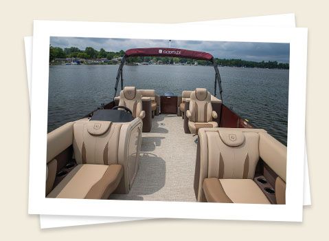 floor layout on a godfrey monaco split bench pontoon