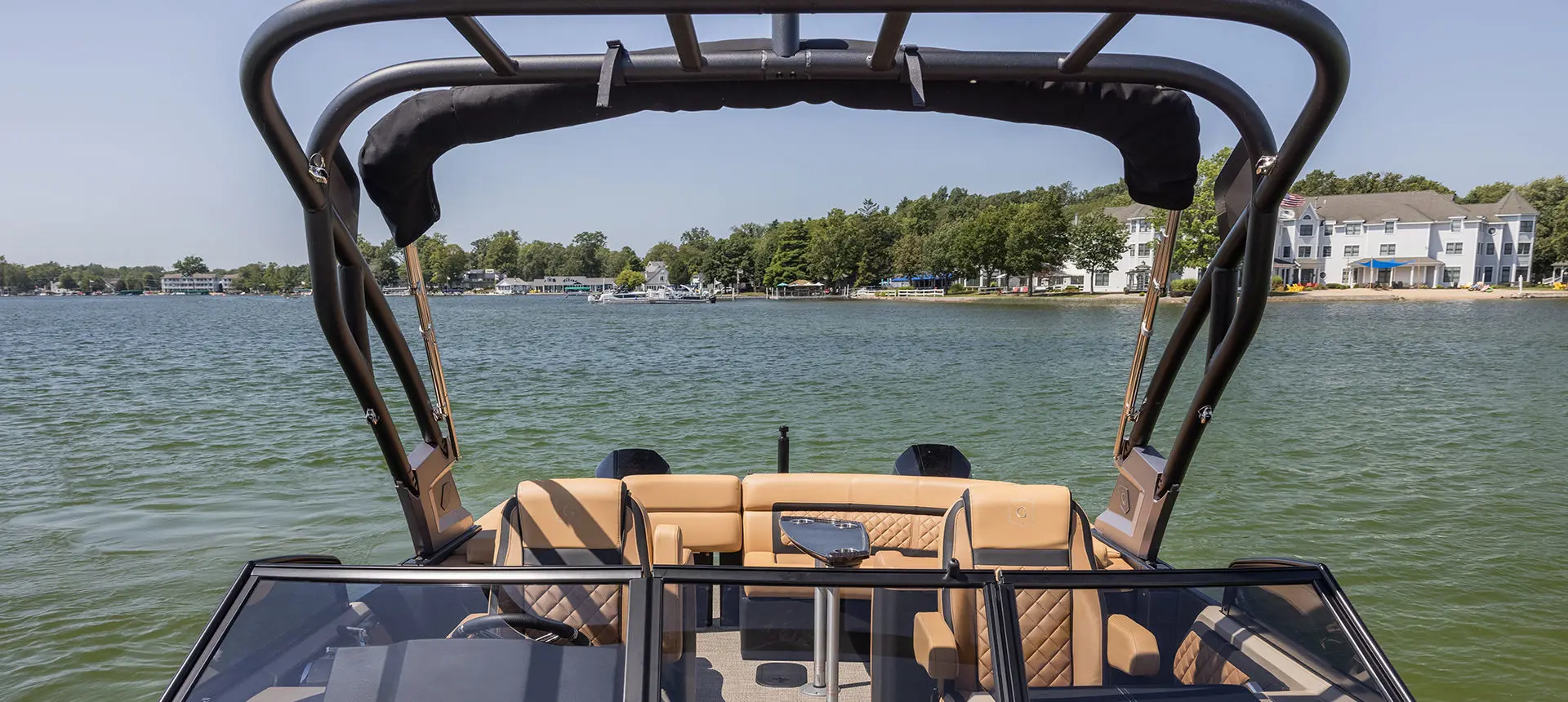 layout on a godfrey aquapatio lounge pontoon