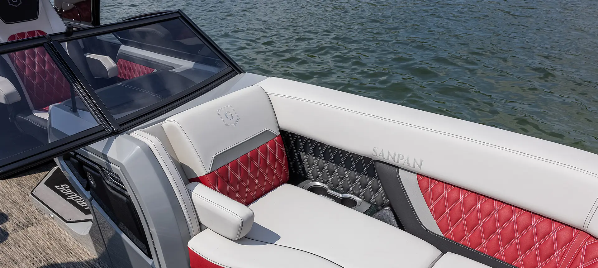 split bench seat on the bow of a godfrey sanpan twin tritoon
