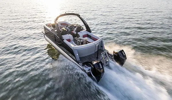 stern view of a the twin engines on a godfrey sanpan lounge pontoon
