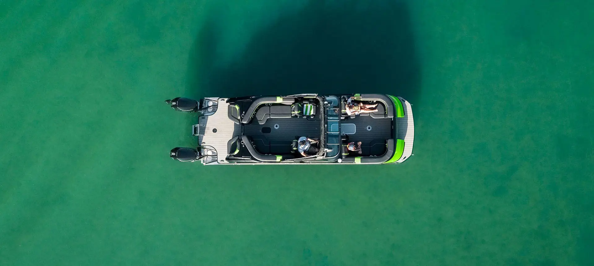 Overhead view of the floor layout on a floating Godfrey XP Tritoon boat.