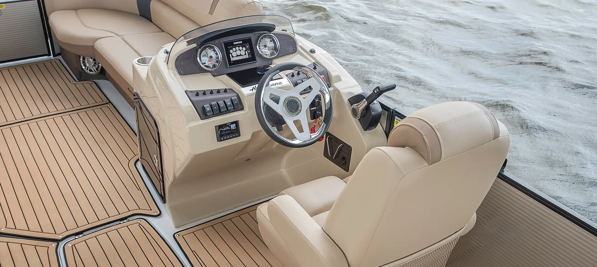 Specs FunDeck 236 SFL OB Hurricane Deck Boats