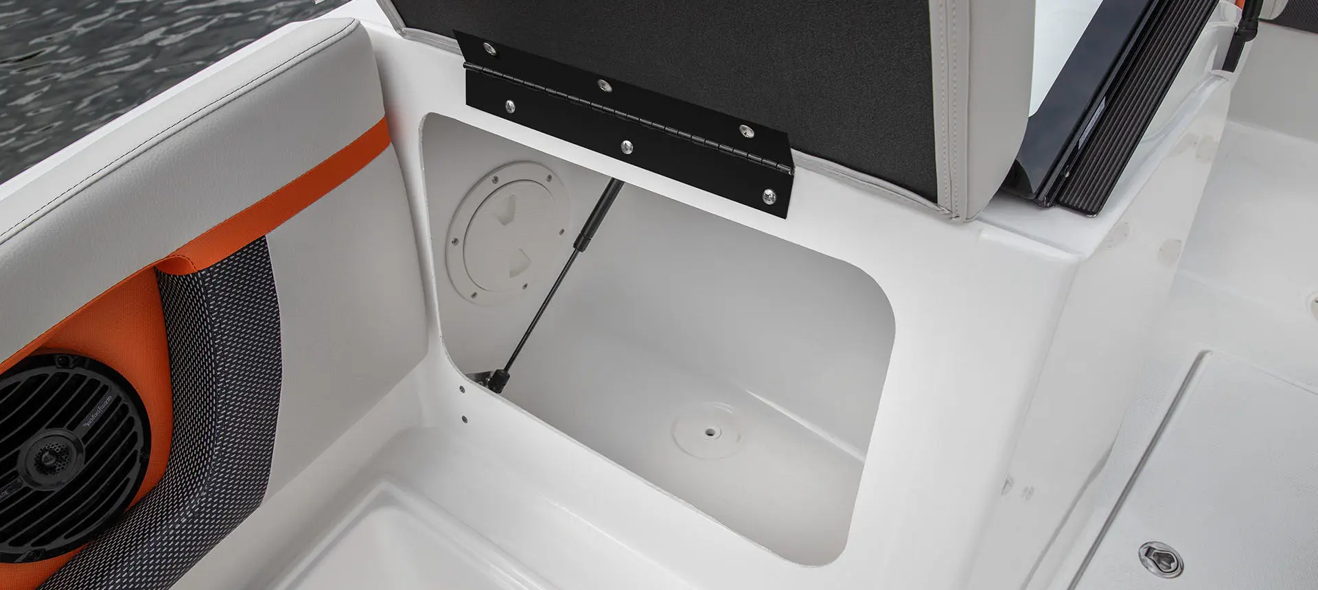 Sportdeck outboard
