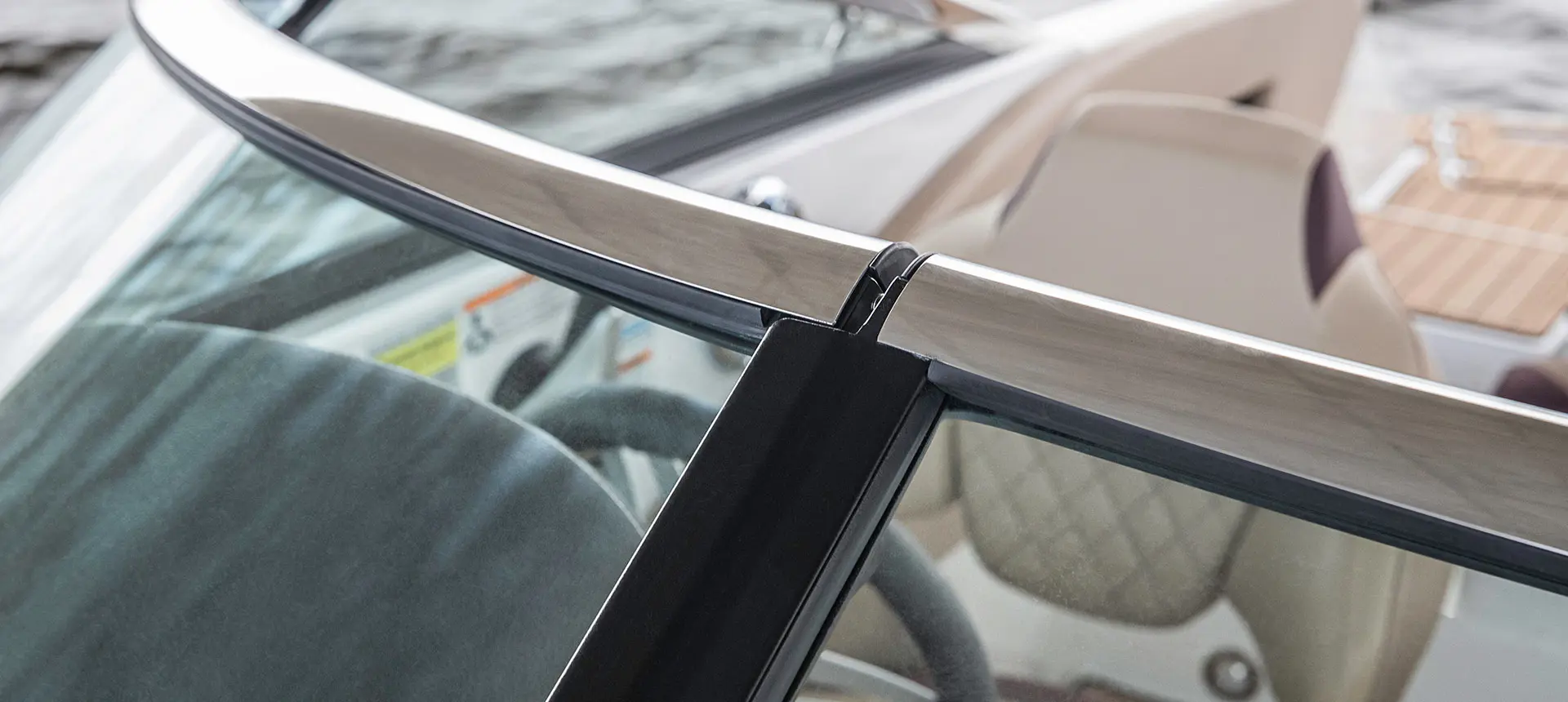 optional stainless shield windshield on a hurricane sundeck 2410 OB deck boat