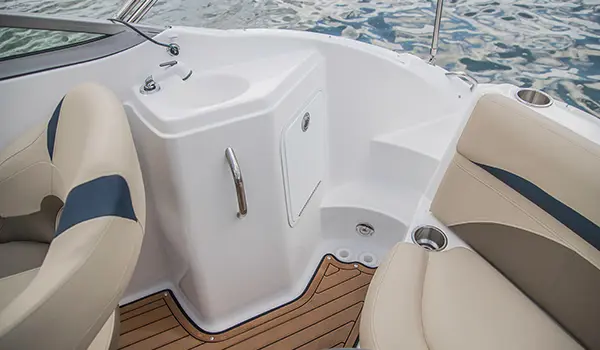 wash down sink on a hurricane sundeck 2200 DC OB deck boat