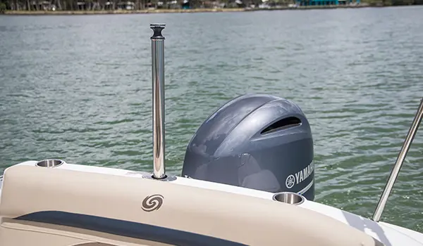 optional fixed ski tow bar on a hurricane sundeck 2200 DC OB deck boat