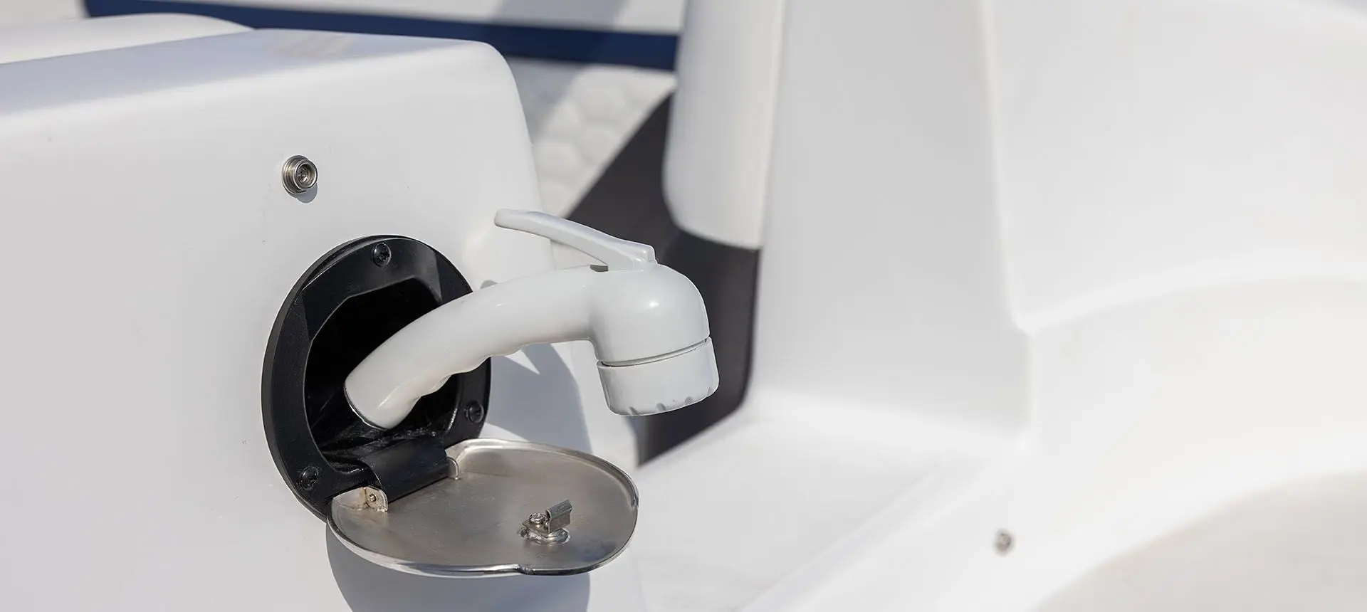wash down station on a hurricane sundeck 217 OB deck boat