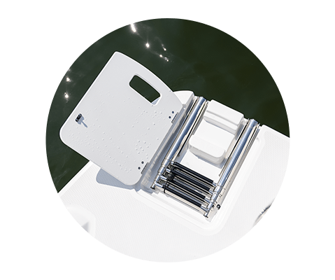 fold up stern ladder on a hurricane sundeck sport ob deck boat