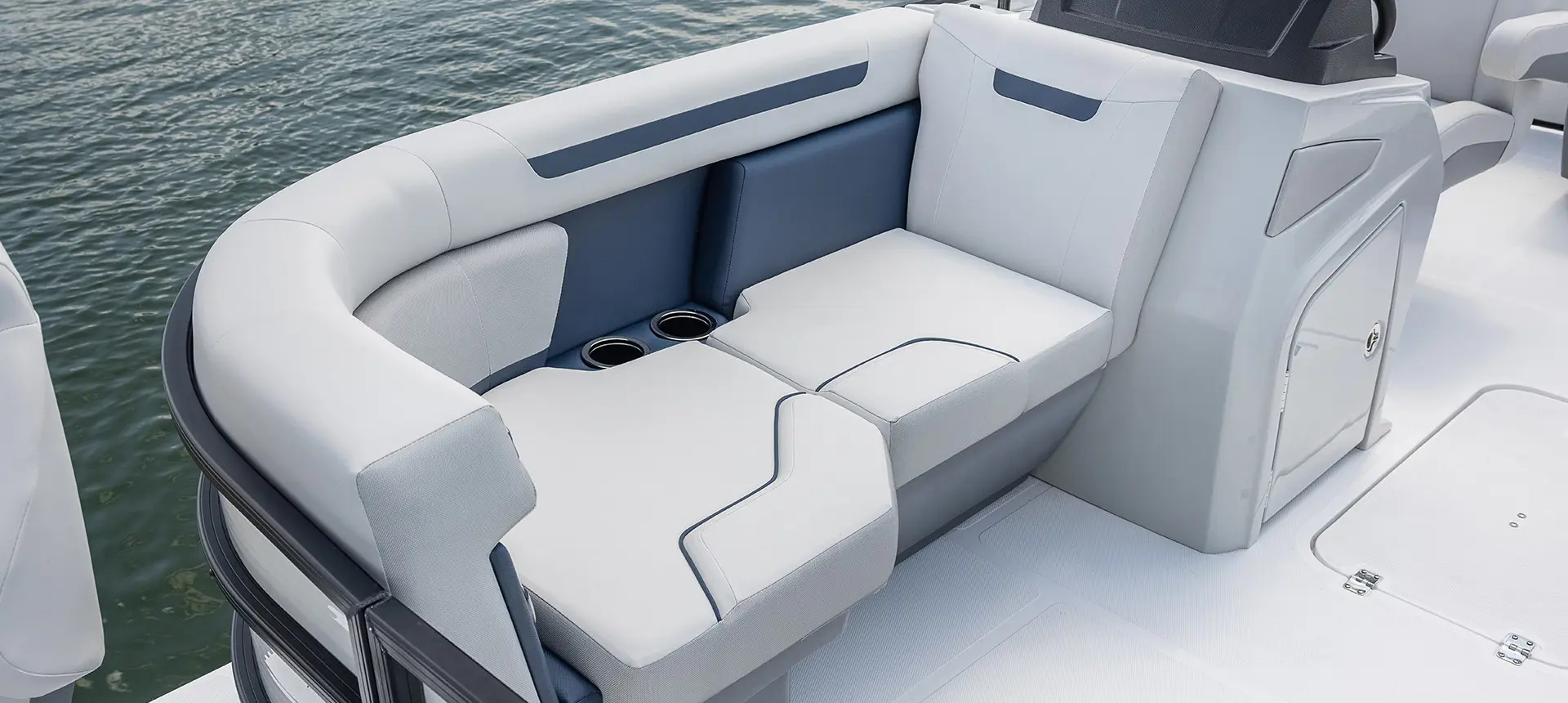 bow split bench seat on a hurricane fundeck boat