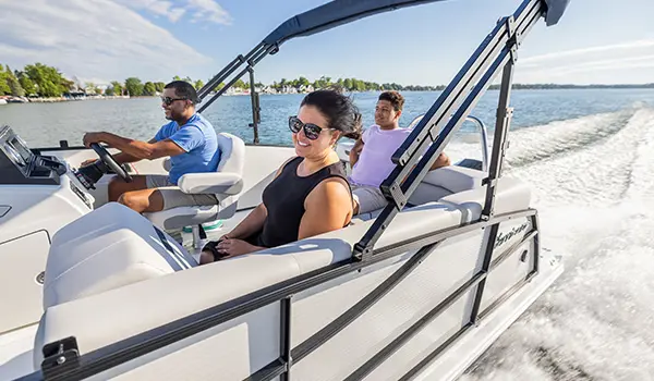 passengers smile on a hurricane fundeck 2260 ref ob