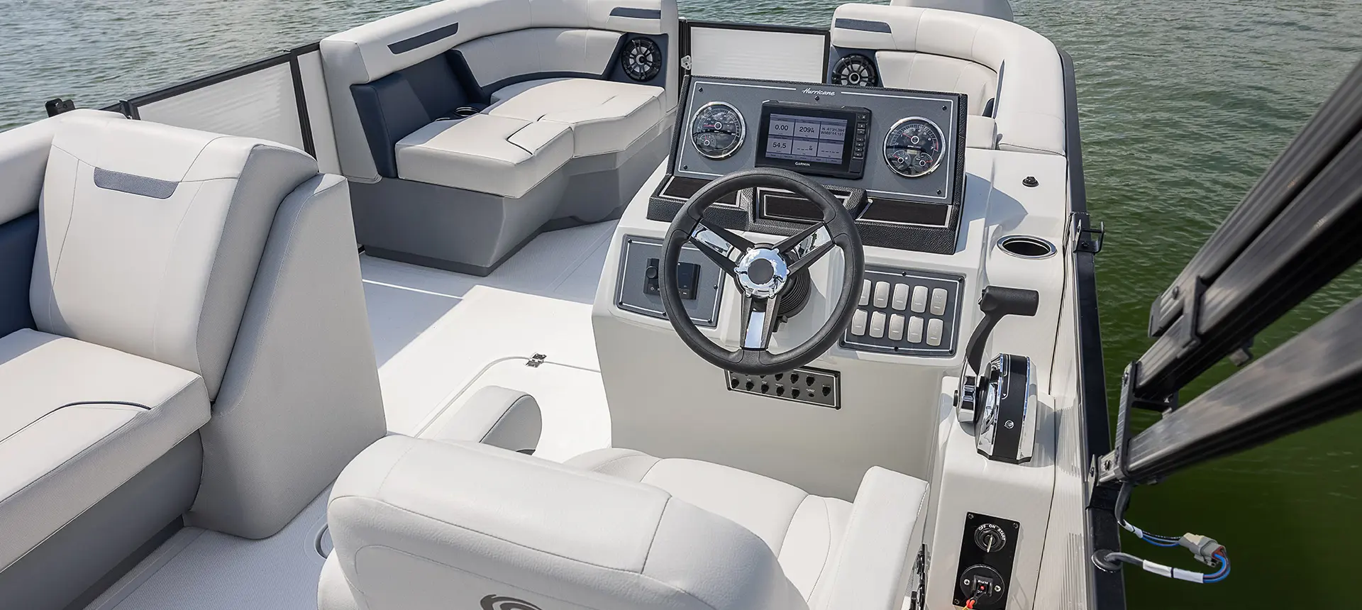 steering console on a hurricane fundeck 2260 ref ob
