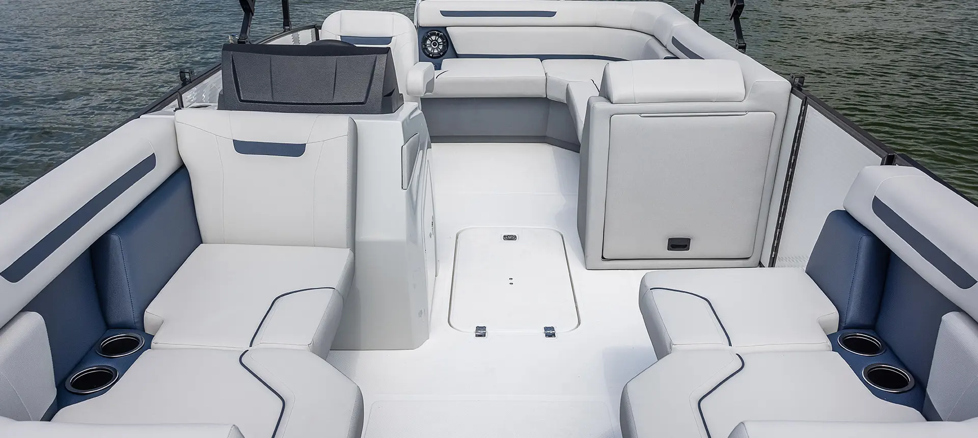 front seating on hurricane fundeck 2260 ref ob