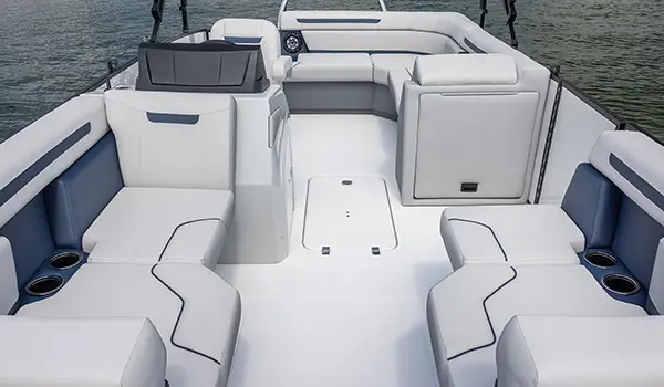 front seating on hurricane fundeck 2260 ref ob