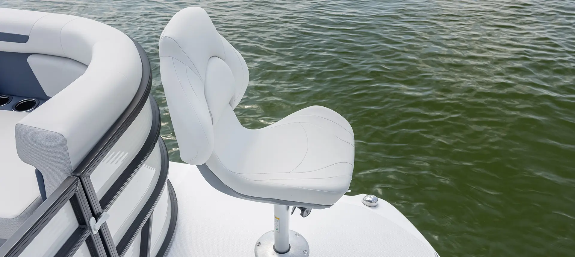 front seating chair on a hurricane fundeck 2260 ref ob