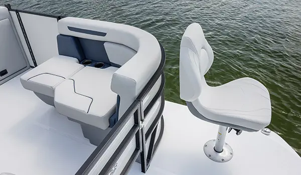 chair on hurricane fundeck 2260 ref ob