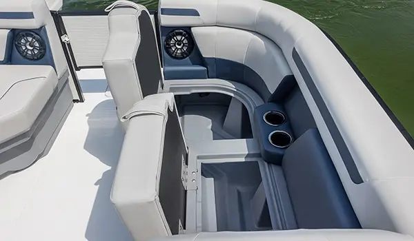 front seating under storage hurricane fundeck 2260 ref ob