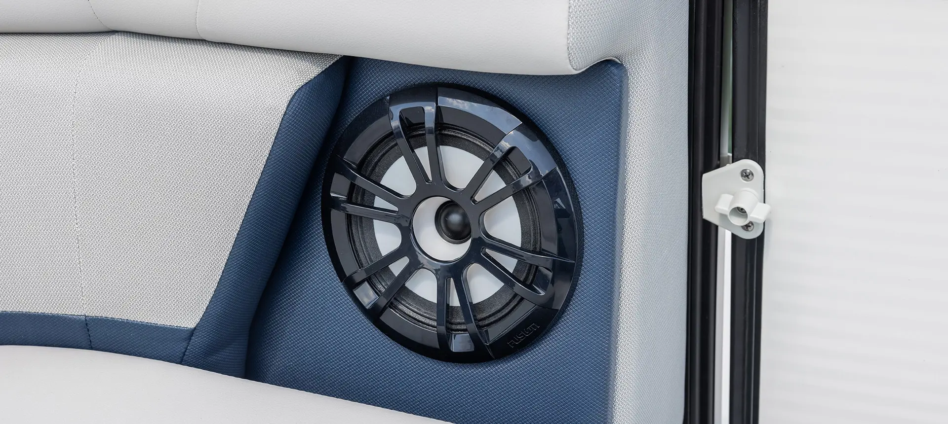 speaker on a hurricane fundeck 2260 ref ob