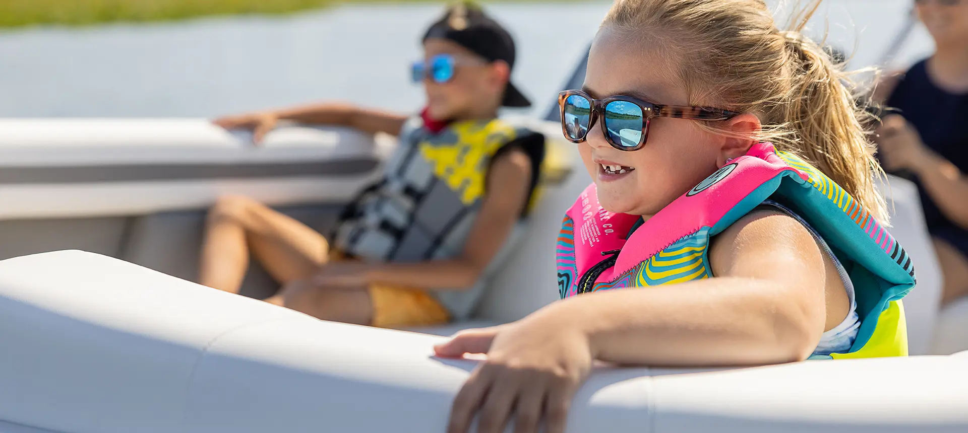 family rides on hurricane fundeck 2260 re ob