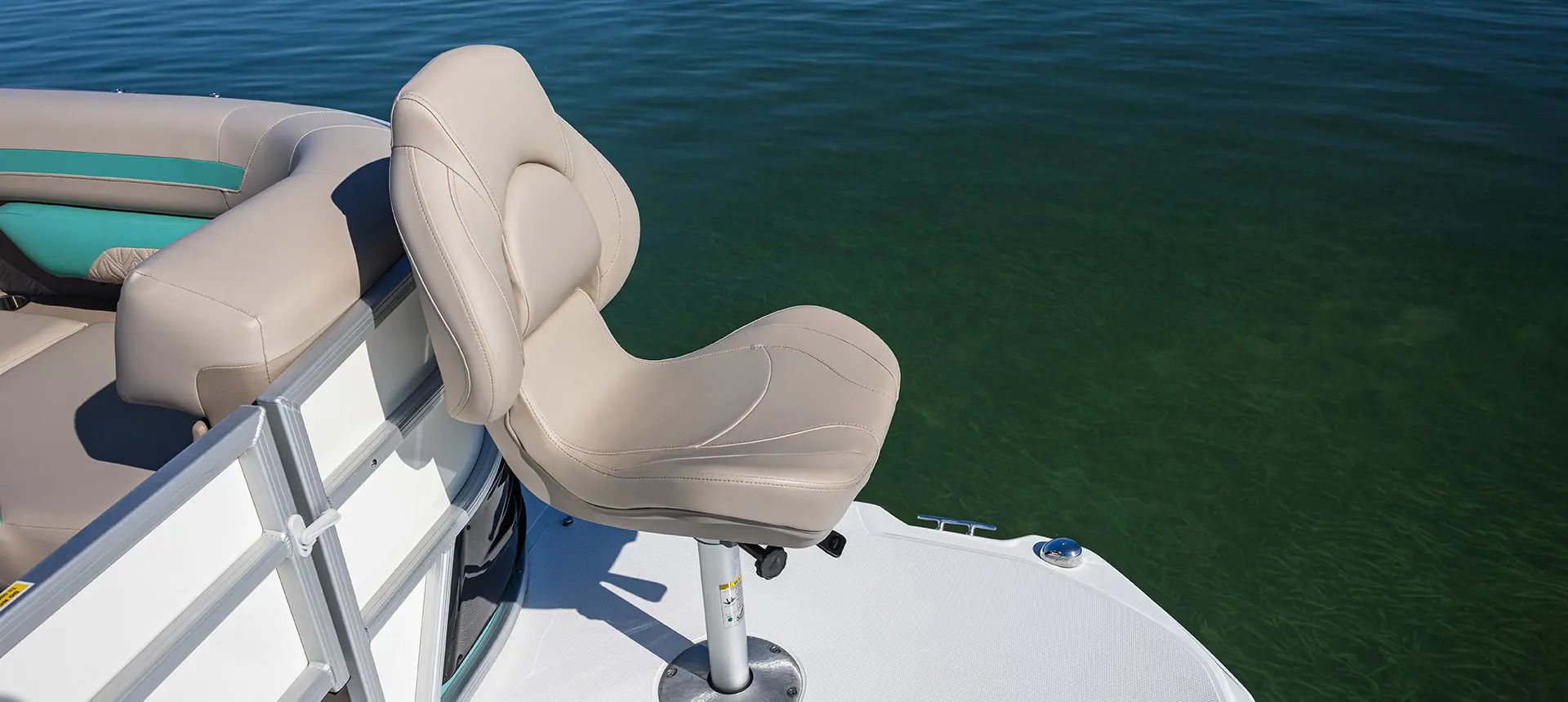 seating on a hurricane fundeck 2360 ref ob