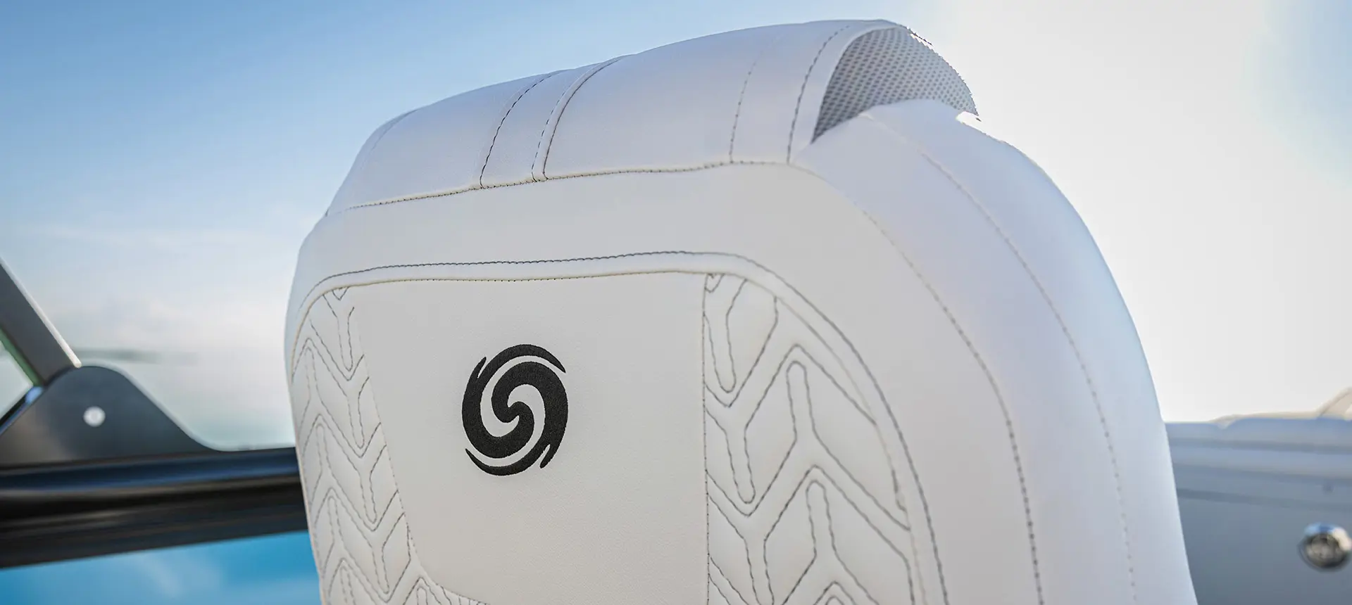 seat details on a hurricane fundeck 2360 sfl ob