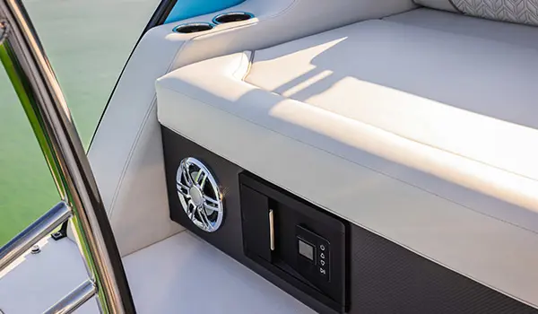 speaker detail on a hurricane fundeck 2360 sfl ob