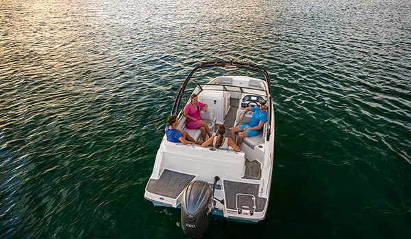 Specs: SunDeck 235 Outboard | Hurricane Deck Boats