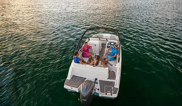 overhead view of hurricane sundeck 235 ob