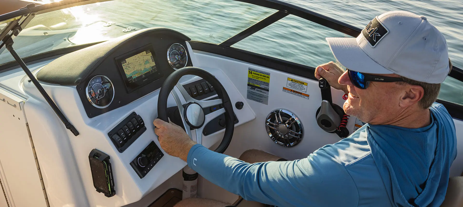 captains chair dashboard setup on hurricane sundeck 2486 ob