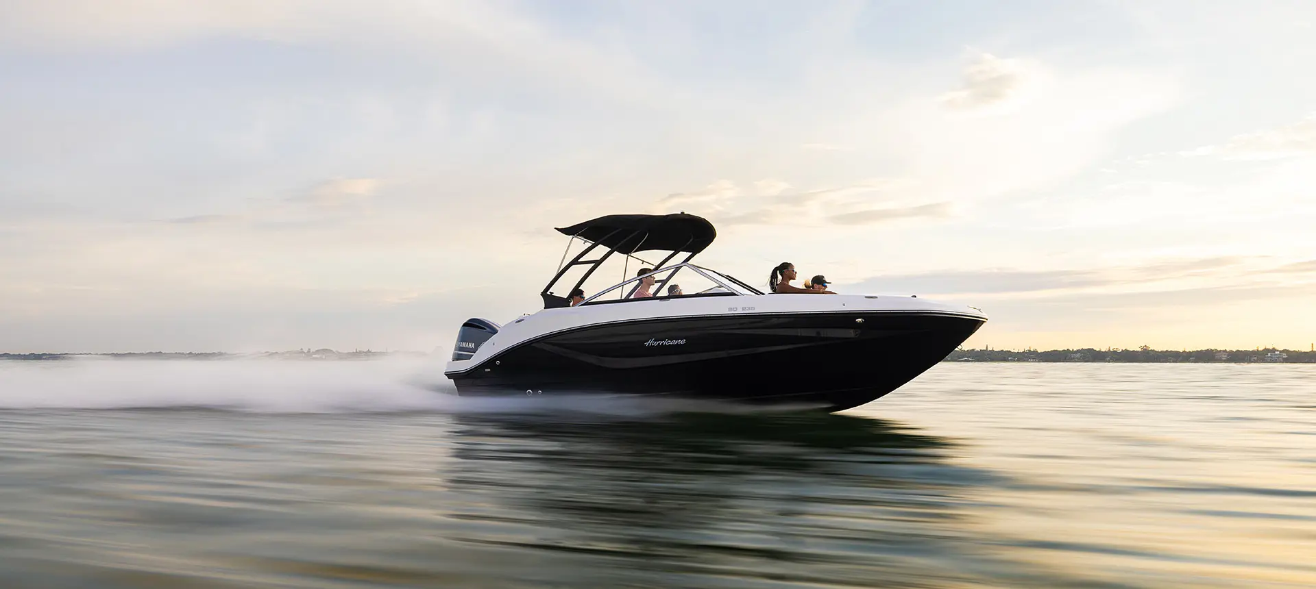 Hurricane SunDeck 235