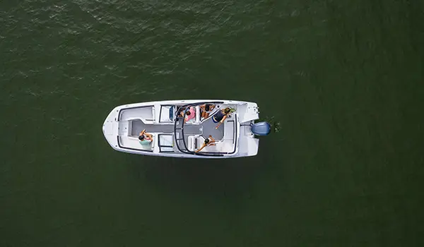 overhead view of hurricane sundeck 235 ob