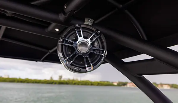 fusion speakers on the tower of a hurricane sundeck 2600 ob deck boat