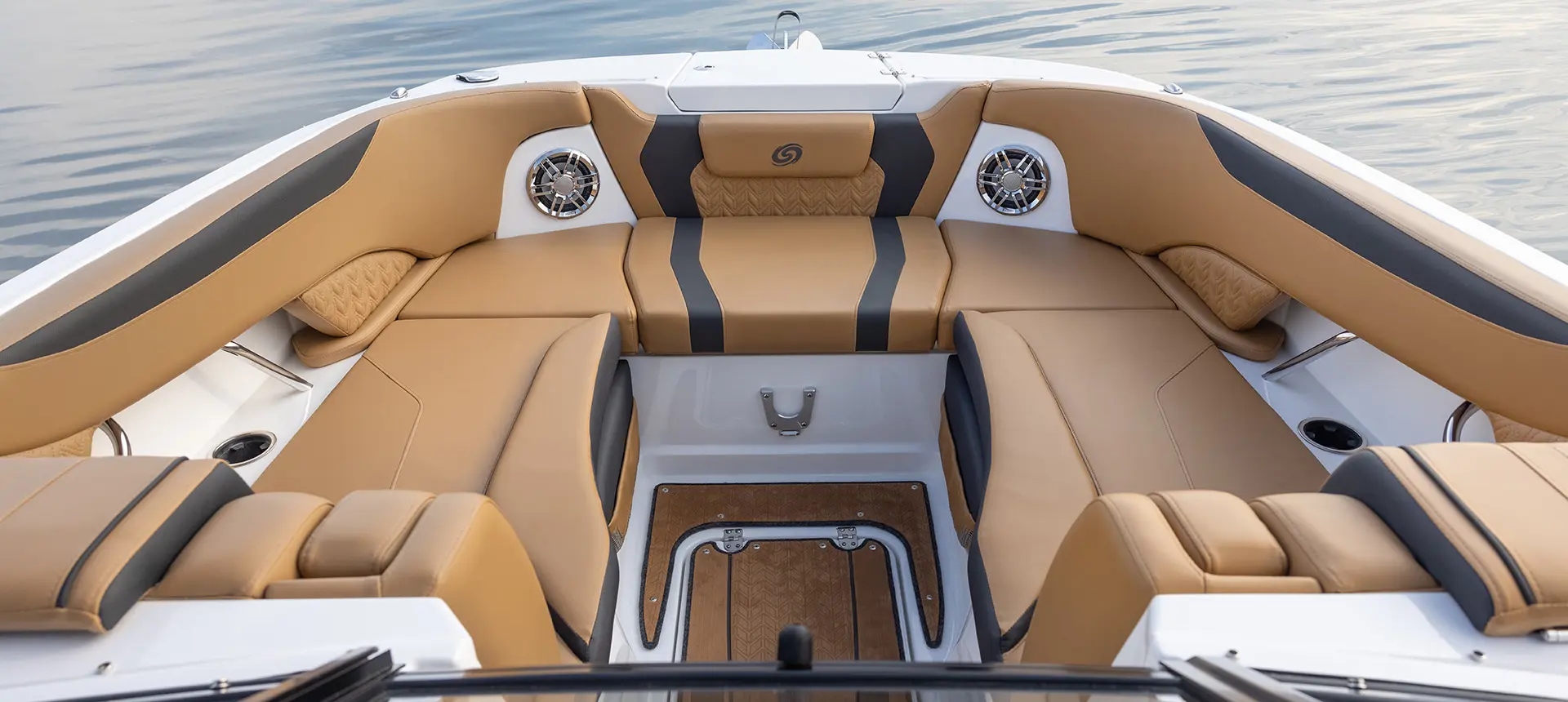 Specs SunDeck 2600 OB Hurricane Deck Boats