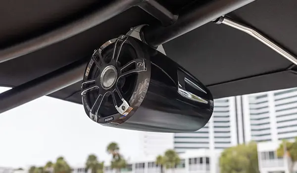 fusion speakers on the tower on a hurricane sundeck 2690 ob deck boat