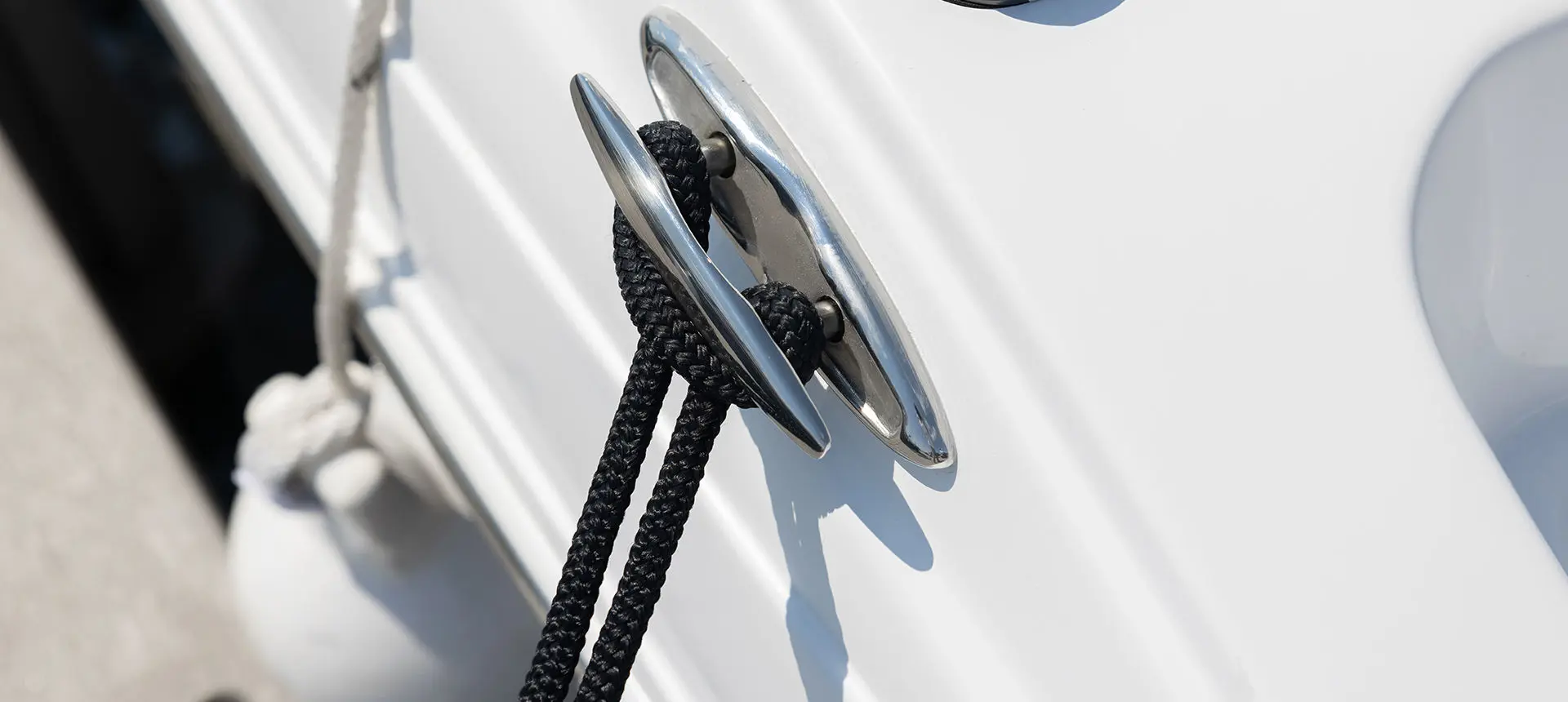 Dock cleat on Hurricane SunDeck Sport 188 IO deck boat.
