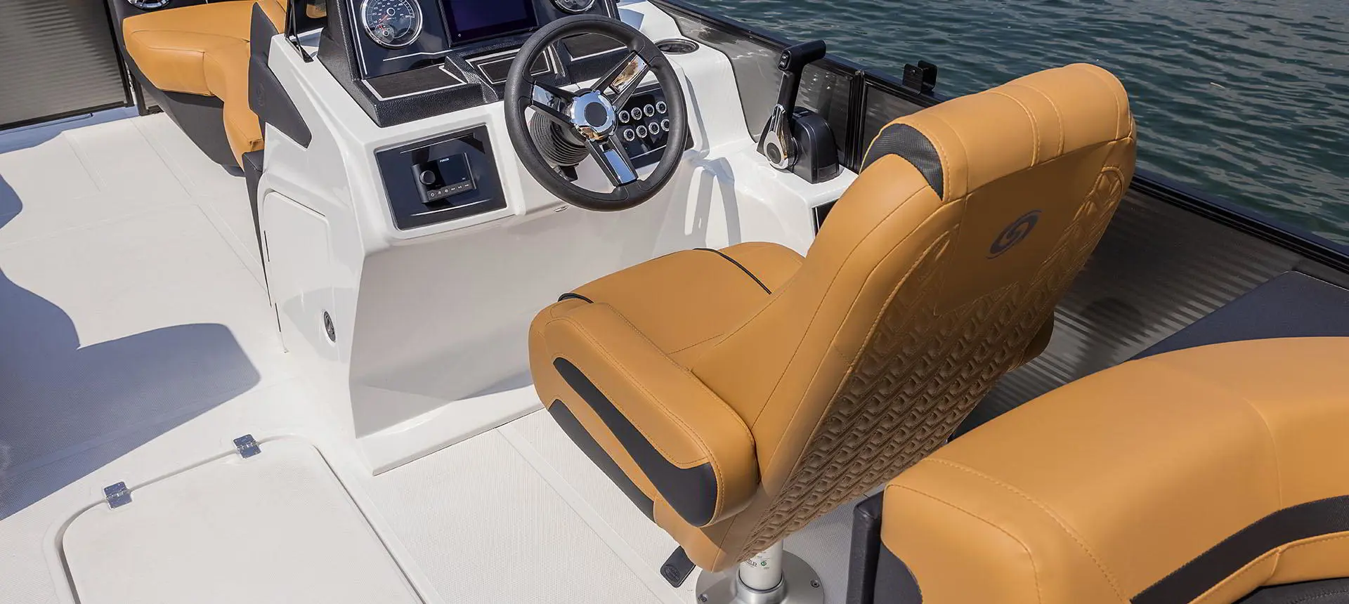 Specs FunDeck 2360 SBC Hurricane Deck Boats