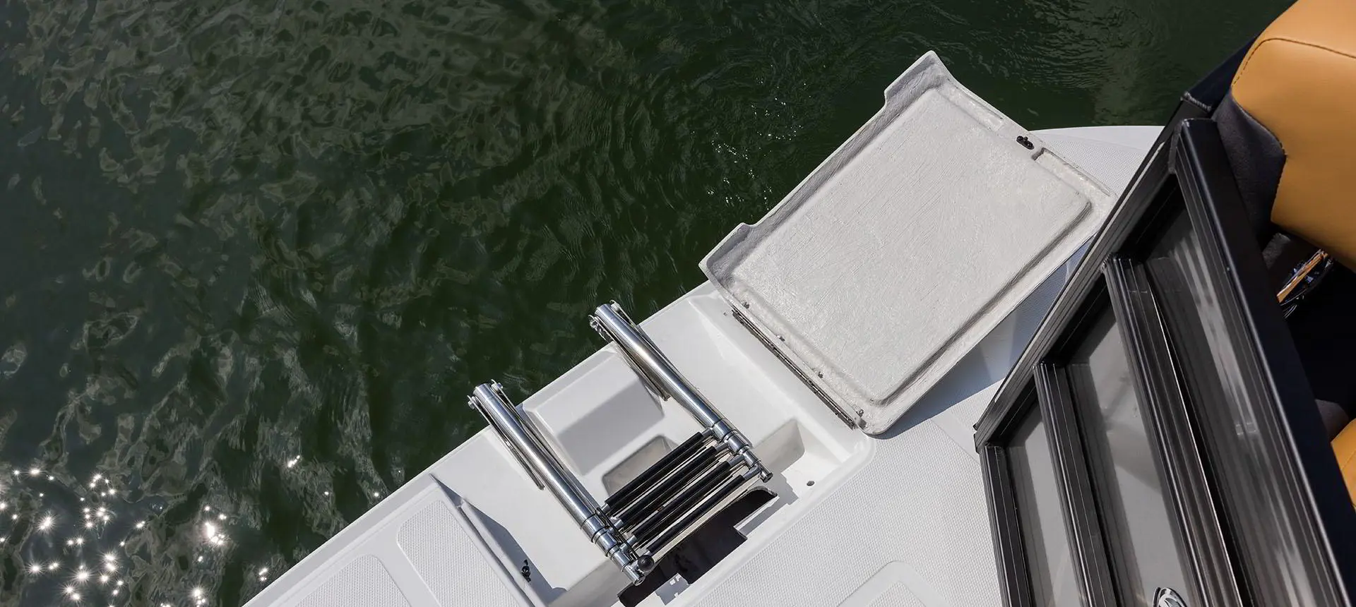 Side port on a Hurricane FunDeck 2360 SBC OB.