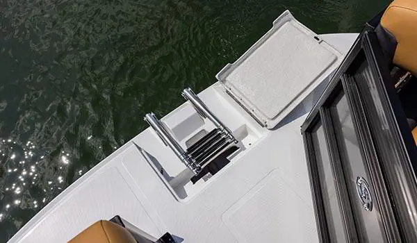 Side port on a Hurricane FunDeck 2360 SBC OB.