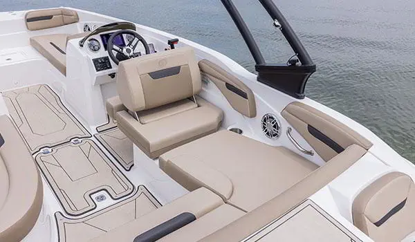 Swingback Captain's seat and stern seating on a Hurricane SunDeck Sport 205 IO deck boat.