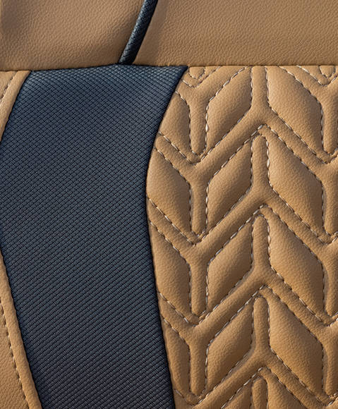 Premium vinyl and quilted detail on a Hurricane SunDeck 2600 Outboard boat seating. 
