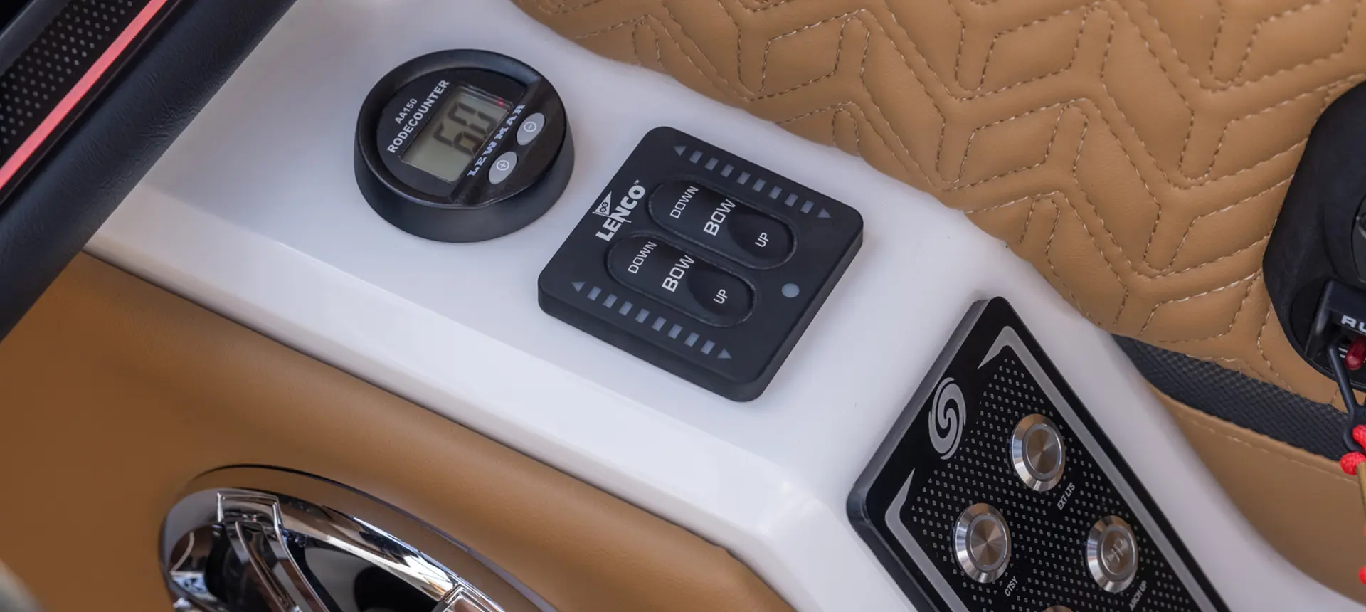 Driver controls on a Hurricane SunDeck 2600 Outboard boat.
