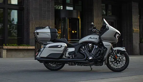 side profile of an indian pursuit dark horse motorcycle