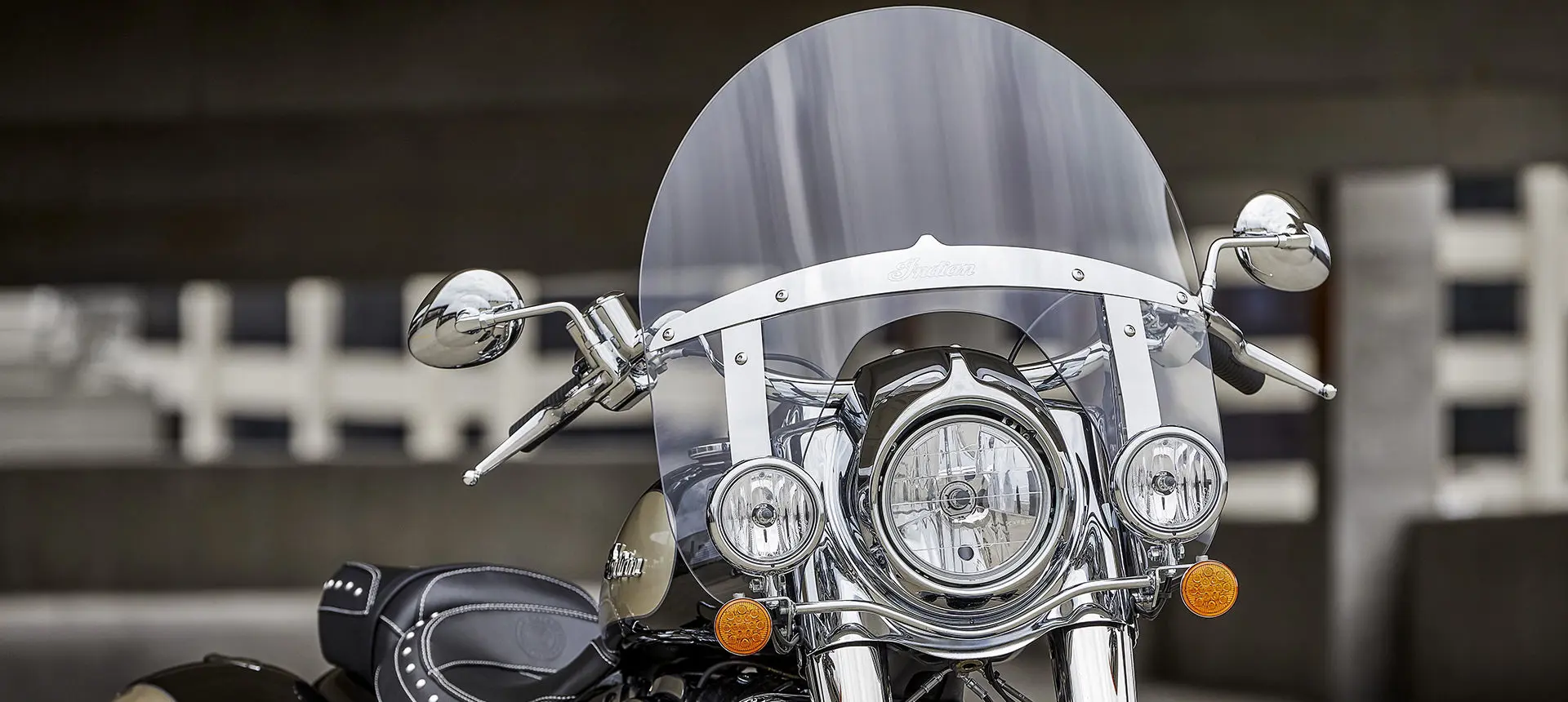 parabrisas en una motocicleta indian springfield