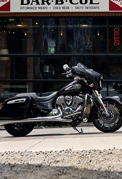 profil latéral d’une moto indian chieftain limited 2024