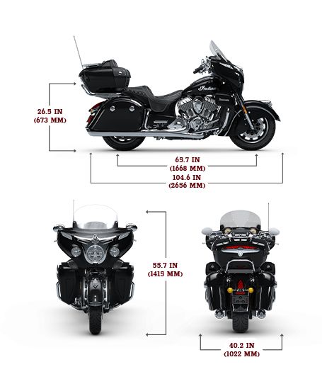 Vue latérale, frontale et arrière de la moto Indian Roadmaster 2025 équipée de l’ensemble PowerBand Audio avec les dimensions de hauteur, de largeur et de longueur.