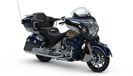 2025 Indian Roadmaster Elite touring motorcycle in Tri-Tone with Two-Tone Candy and Gold Pinstripe.