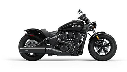 Perfil lateral de una motocicleta cruiser 2025 Scout Sixty Bobber en Negro Metálico.