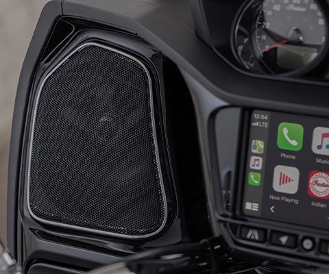 Sistema de bocinas de audio para una motocicleta estilo Touring.