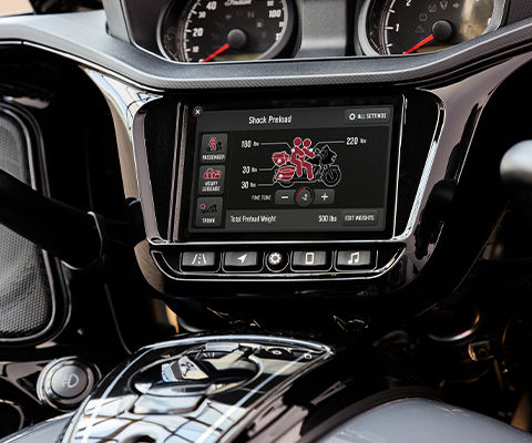 Navegación en motocicleta con GPS y sistema de información y entretenimiento.