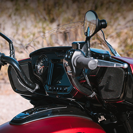 Explore handlebars & hand controls for Indian Chieftain motorcycles.