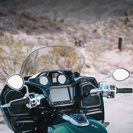 Explore handlebars & hand controls for Indian Pursuit motorcycles.